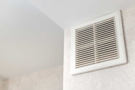 Bouche d'extraction de VMC pour la ventilation d'un logement